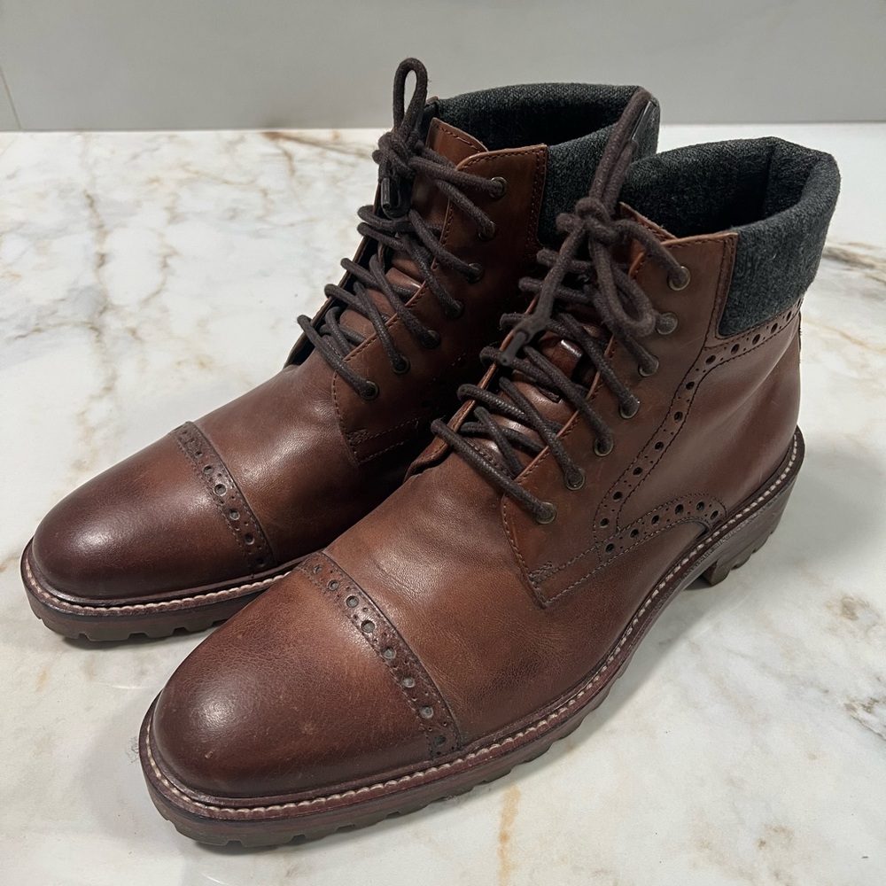 Men’s Boots, Like-new condition, size 10 US